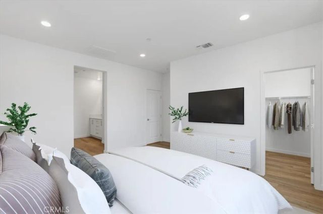 27317 Bear Creek Lane, Valencia, CA 91381