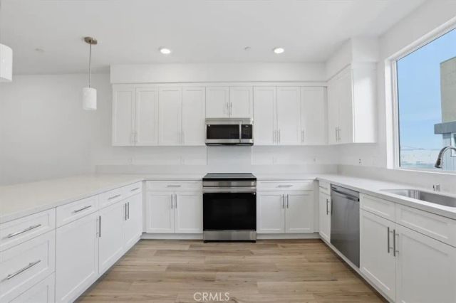 27317 Bear Creek Lane, Valencia, CA 91381