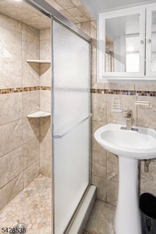 120 Livingston Rd, Linden City, NJ 07036