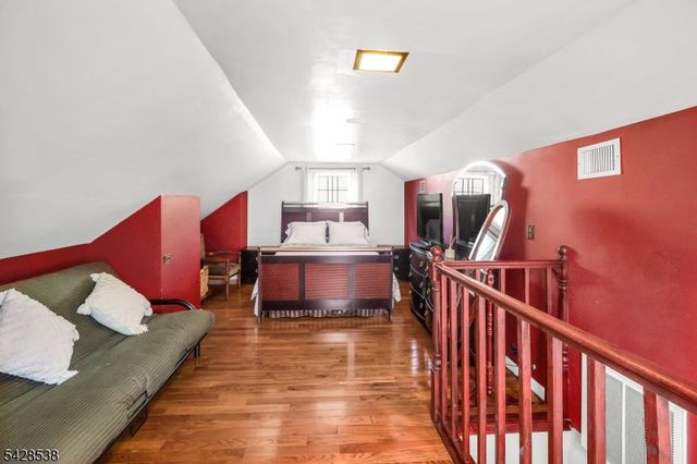 120 Livingston Rd, Linden City, NJ 07036