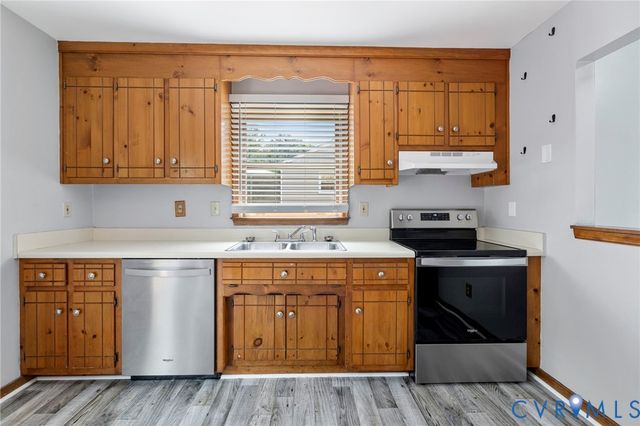 3111 Castlebury Dr, Chester, VA 23831