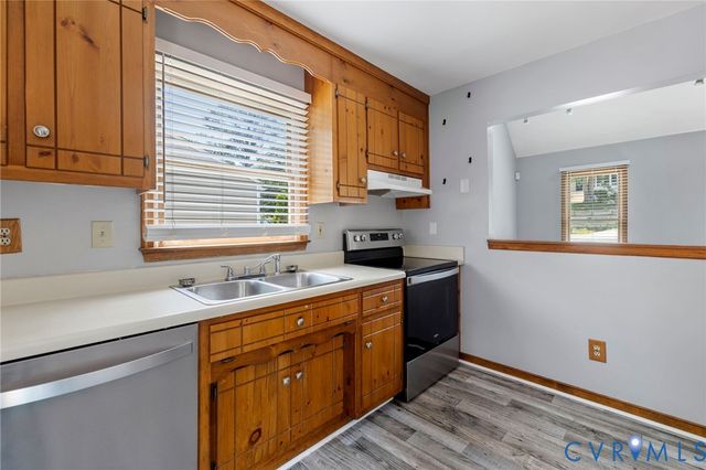 3111 Castlebury Dr, Chester, VA 23831