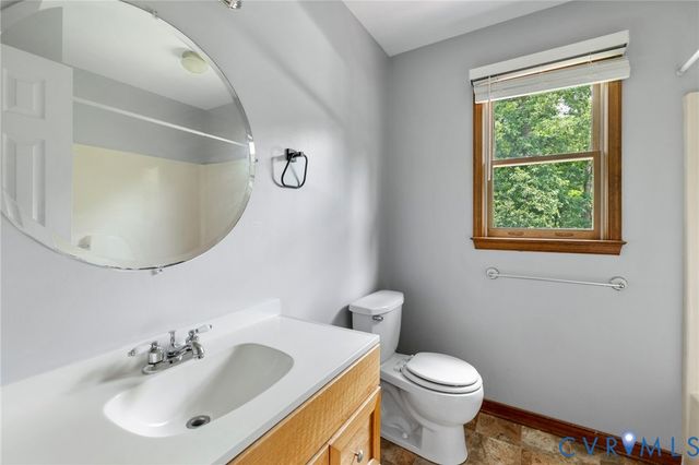 3111 Castlebury Dr, Chester, VA 23831