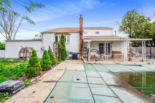 122 Clinton Avenue, Port Jefferson Station, NY 11776