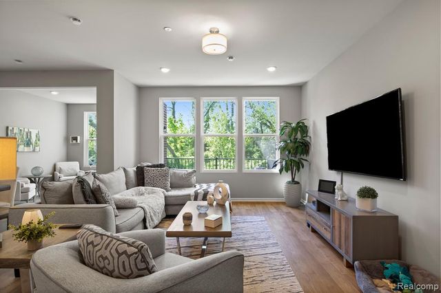 39985 Premier Drive, Plymouth, MI 48170