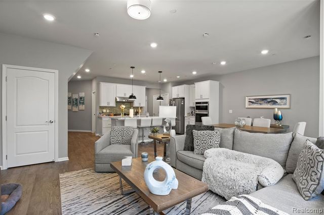 39985 Premier Drive, Plymouth, MI 48170