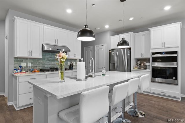 39985 Premier Drive, Plymouth, MI 48170