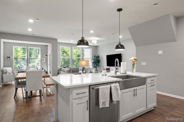 39985 Premier Drive, Plymouth, MI 48170