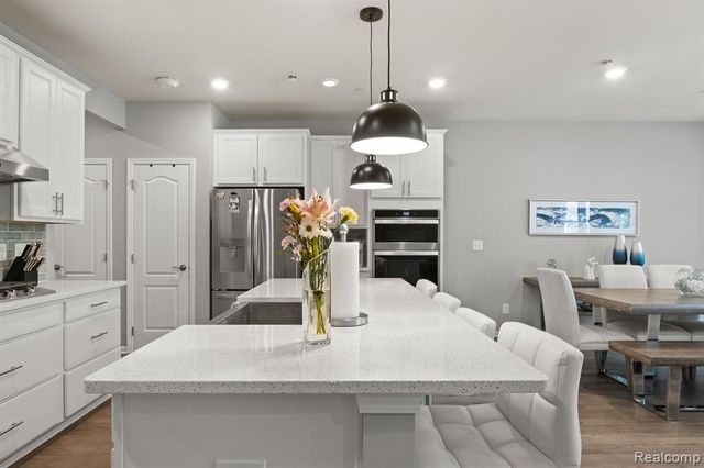 39985 Premier Drive, Plymouth, MI 48170