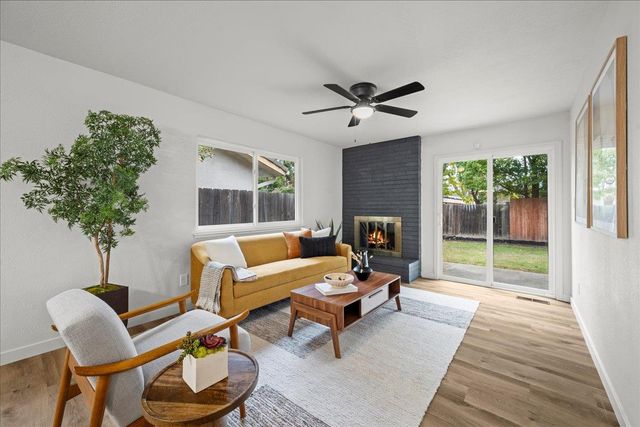 400 Tioga Dr, Lodi, CA 95242