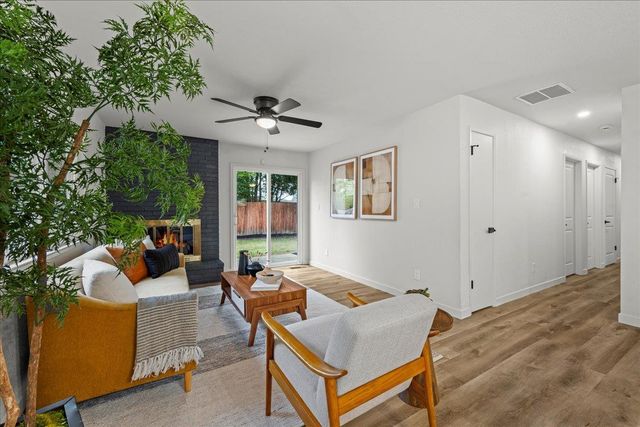 400 Tioga Dr, Lodi, CA 95242