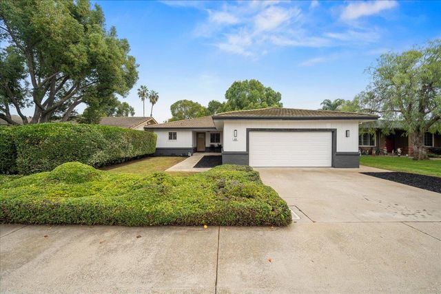 400 Tioga Dr, Lodi, CA 95242