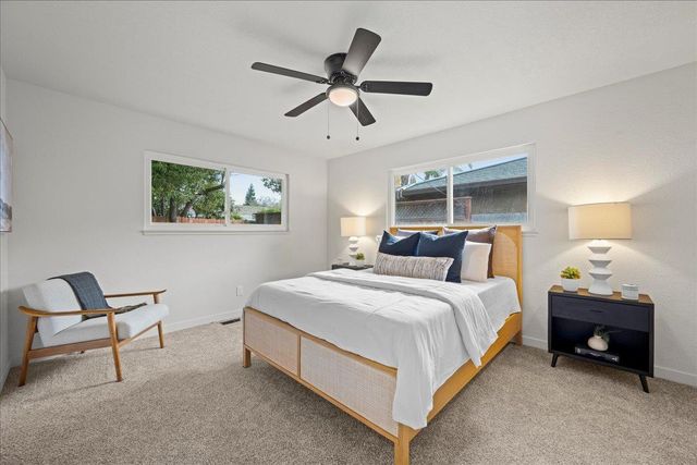 400 Tioga Dr, Lodi, CA 95242