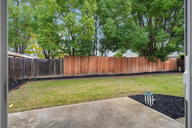 400 Tioga Dr, Lodi, CA 95242