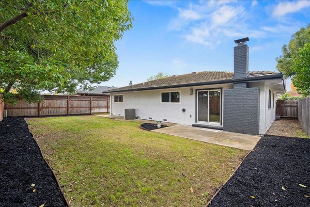 400 Tioga Dr, Lodi, CA 95242