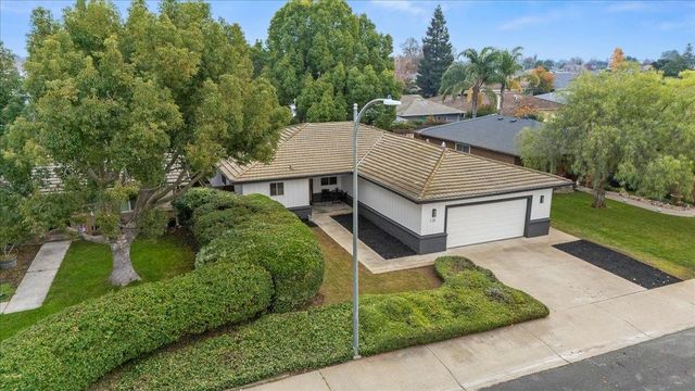 400 Tioga Dr, Lodi, CA 95242