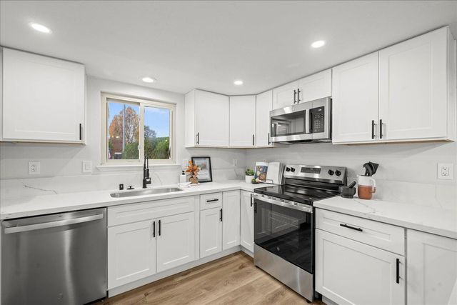 400 Tioga Dr, Lodi, CA 95242