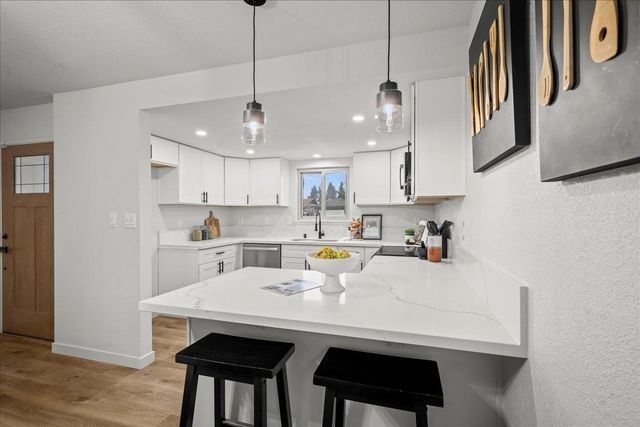 400 Tioga Dr, Lodi, CA 95242