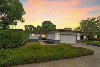 400 Tioga Dr, Lodi, CA 95242