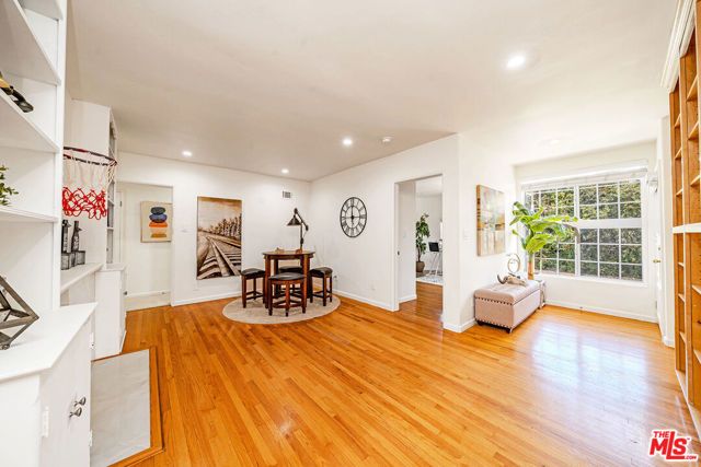 820 Alandele Avenue, Los Angeles, CA 90036