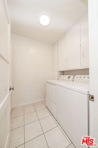 820 Alandele Avenue, Los Angeles, CA 90036
