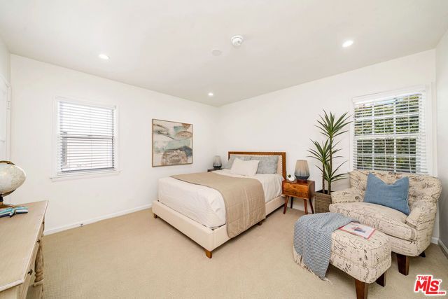820 Alandele Avenue, Los Angeles, CA 90036