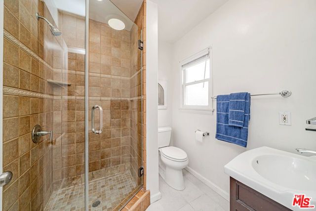 820 Alandele Avenue, Los Angeles, CA 90036