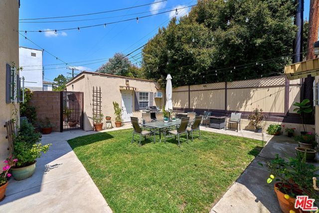 820 Alandele Avenue, Los Angeles, CA 90036