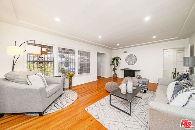 820 Alandele Avenue, Los Angeles, CA 90036
