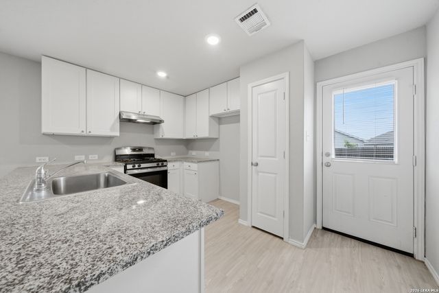 423 AMBUSH RDG, San Antonio, TX 78220