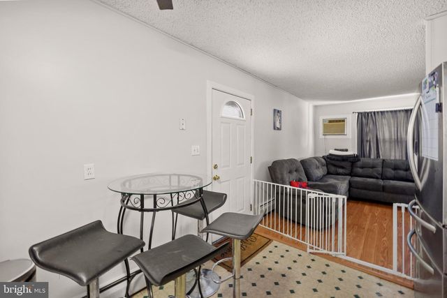 5 NICKELHILL LN, Levittown, PA 19054