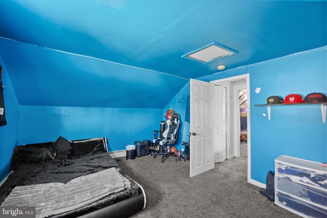 5 NICKELHILL LN, Levittown, PA 19054