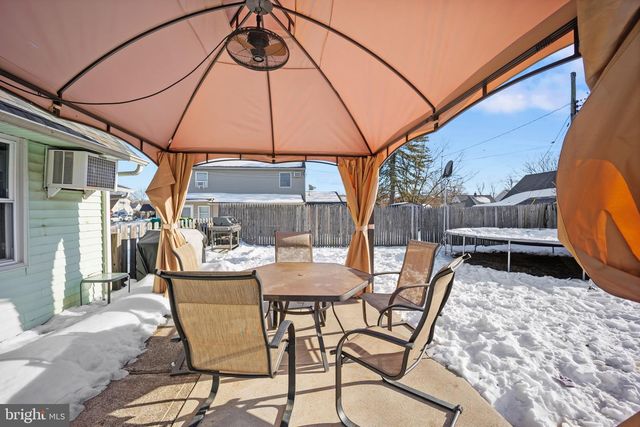 5 NICKELHILL LN, Levittown, PA 19054