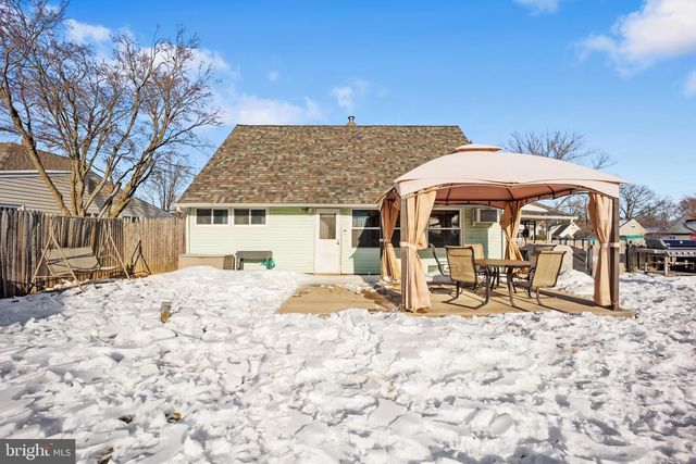 5 NICKELHILL LN, Levittown, PA 19054