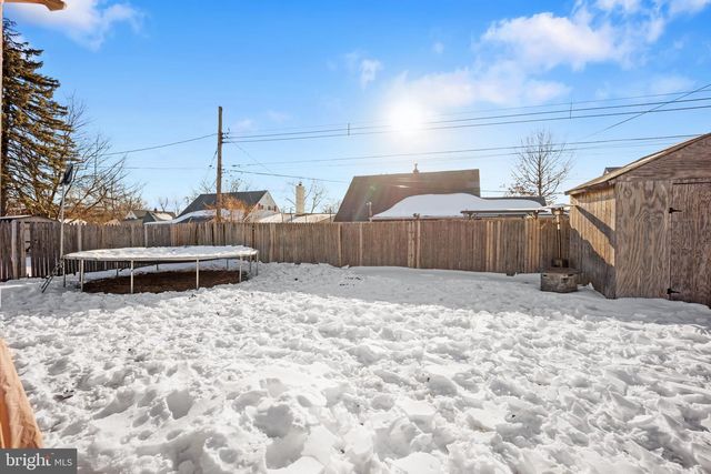 5 NICKELHILL LN, Levittown, PA 19054