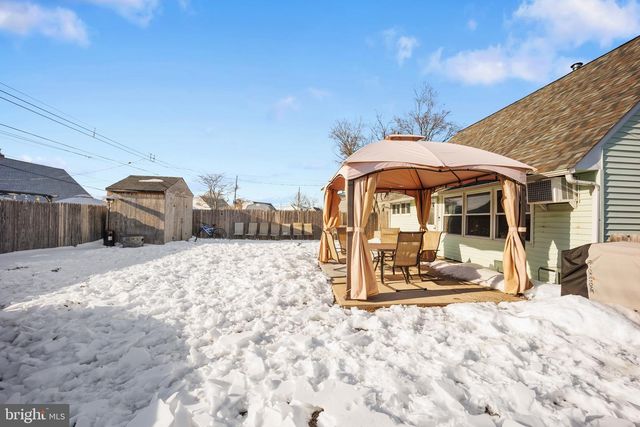 5 NICKELHILL LN, Levittown, PA 19054