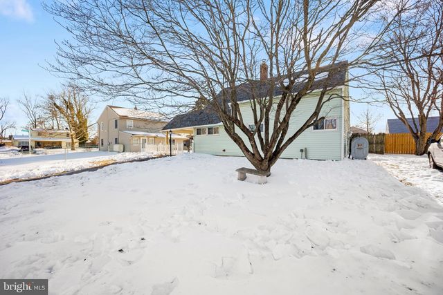 5 NICKELHILL LN, Levittown, PA 19054