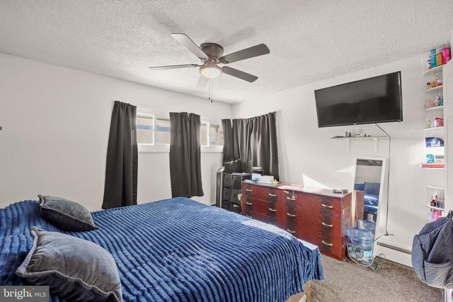 5 NICKELHILL LN, Levittown, PA 19054