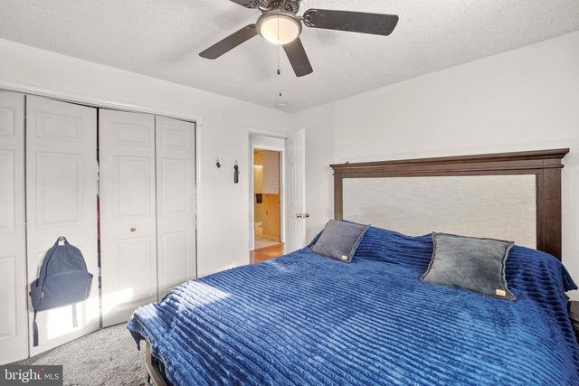 5 NICKELHILL LN, Levittown, PA 19054