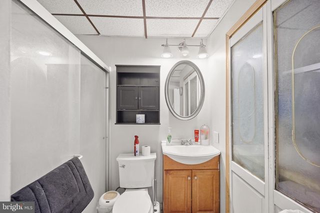 5 NICKELHILL LN, Levittown, PA 19054