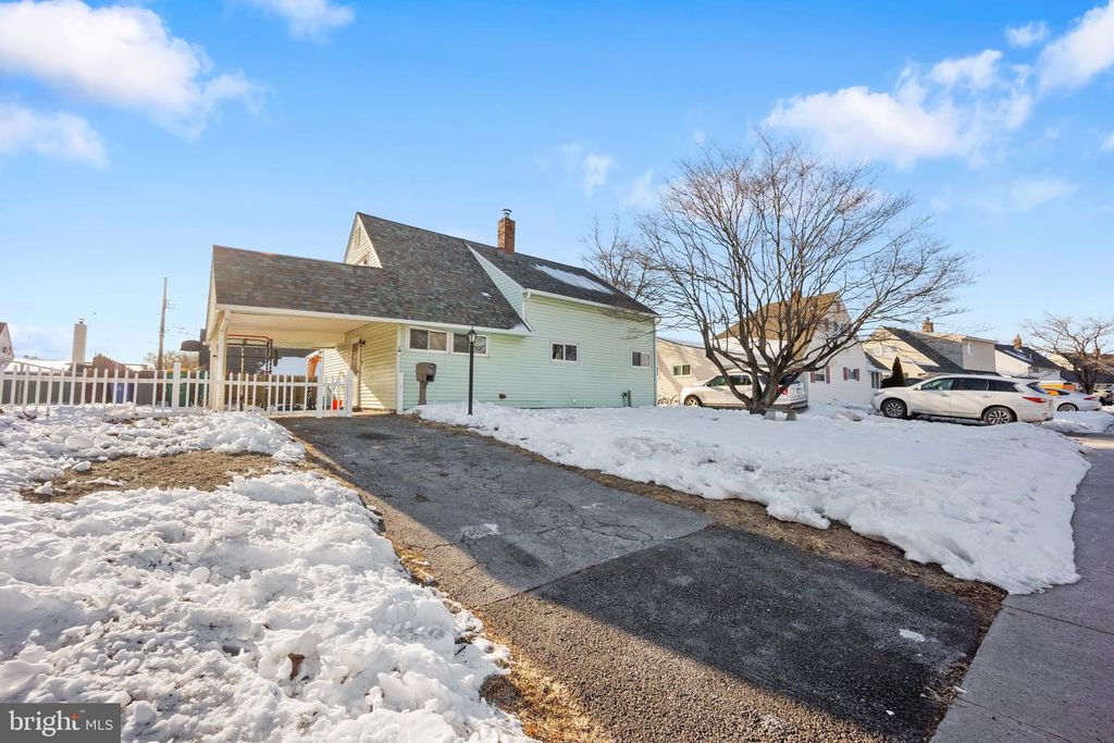 5 NICKELHILL LN, Levittown, PA 19054