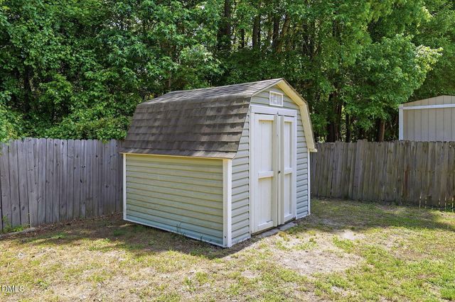 212 N Honey Springs Avenue, Fuquay Varina, NC 27526