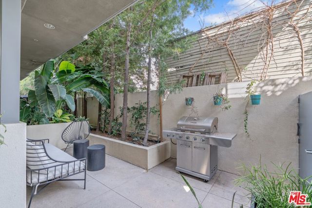 1250 N Harper Avenue 302-A, Los Angeles, CA 90046