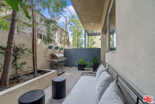 1250 N Harper Avenue 302-A, Los Angeles, CA 90046
