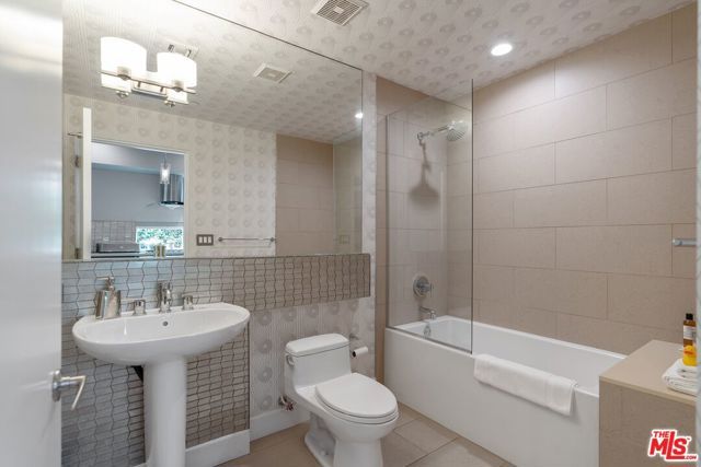 1250 N Harper Avenue 302-A, Los Angeles, CA 90046