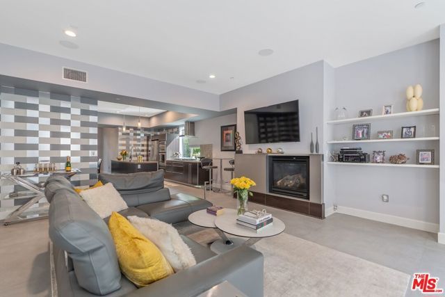 1250 N Harper Avenue 302-A, Los Angeles, CA 90046