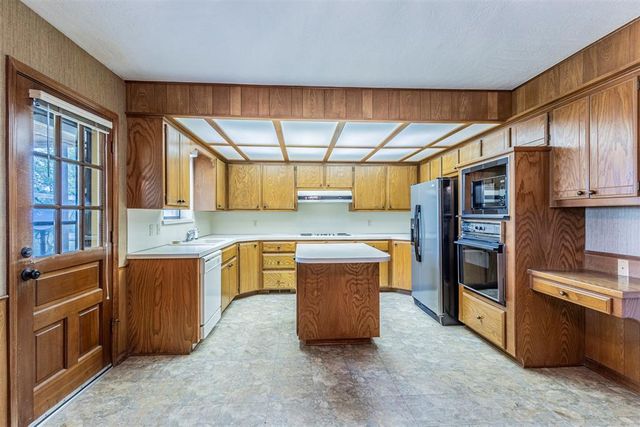 16201 Quail Run Road, Lexington, OK 73051