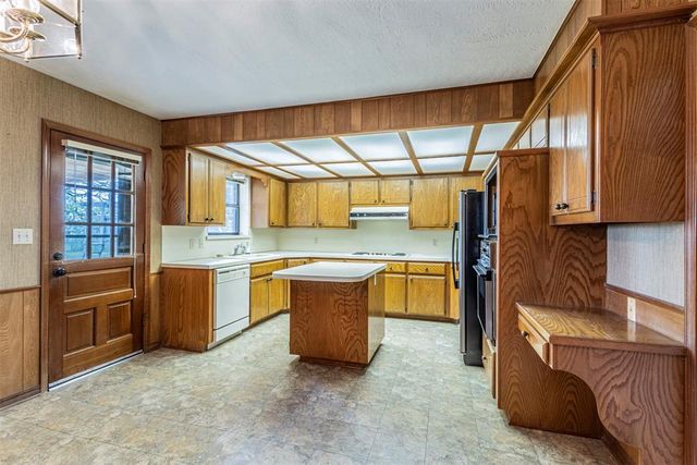 16201 Quail Run Road, Lexington, OK 73051
