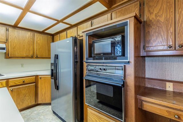 16201 Quail Run Road, Lexington, OK 73051