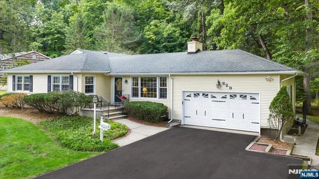629 Lawlins Road, Wyckoff, NJ 07481
